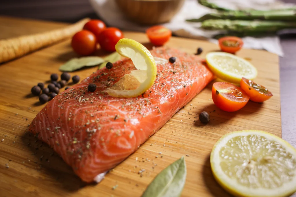 Salmon steak with lemon slices